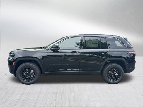 New 2026 Jeep Grand Cherokee Altitude RWD image 8