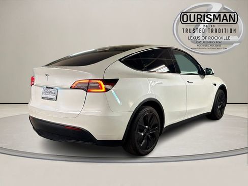 Used 2025 Tesla Model Y Long Range RWD image 7