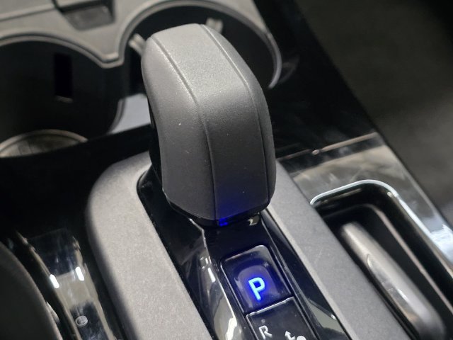 Used 2025 Toyota Prius LE FWD image 19