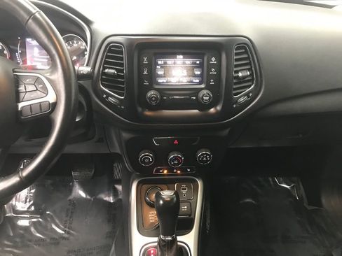 Used 2018 Jeep Compass Latitude w/ Cold Weather Group image 16