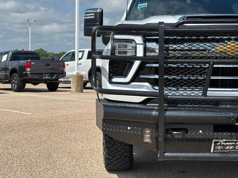 Used 2024 Chevrolet Silverado 2500 LTZ w/ LTZ Plus Package AWD/4WD image 4