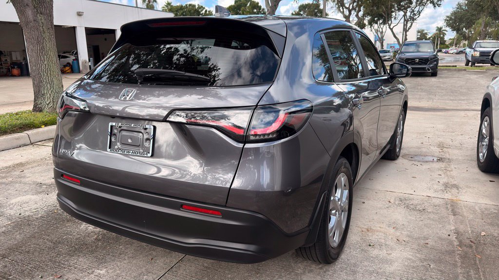 Used 2025 Honda HR-V LX image 9