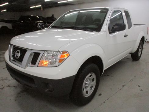 Used 2016 Nissan Frontier S RWD image 3