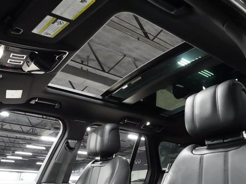 Used 2019 Land Rover Range Rover Supercharged AWD/4WD image 13