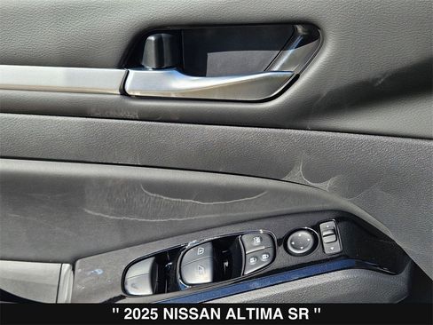 New 2025 Nissan Altima 2.5 SR image 15