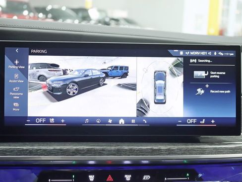 Used 2025 BMW 740i xDrive image 21