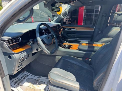 Used 2022 Jeep Grand Wagoneer Series III AWD/4WD image 16