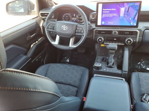 Used 2026 Toyota 4Runner Platinum AWD/4WD image 4