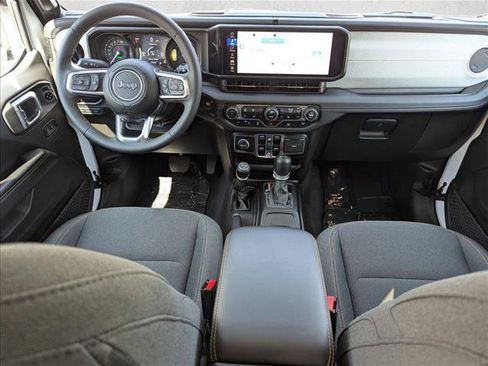 Used 2024 Jeep Wrangler Unlimited Sahara AWD/4WD image 17