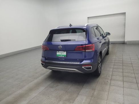Used 2022 Volkswagen Taos SE w/ Panoramic Sunroof Package AWD/4WD image 9