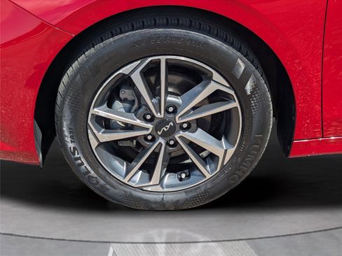 Used 2024 Kia Forte LXS image 9