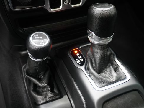 Used 2020 Jeep Wrangler Unlimited Sport AWD/4WD image 22