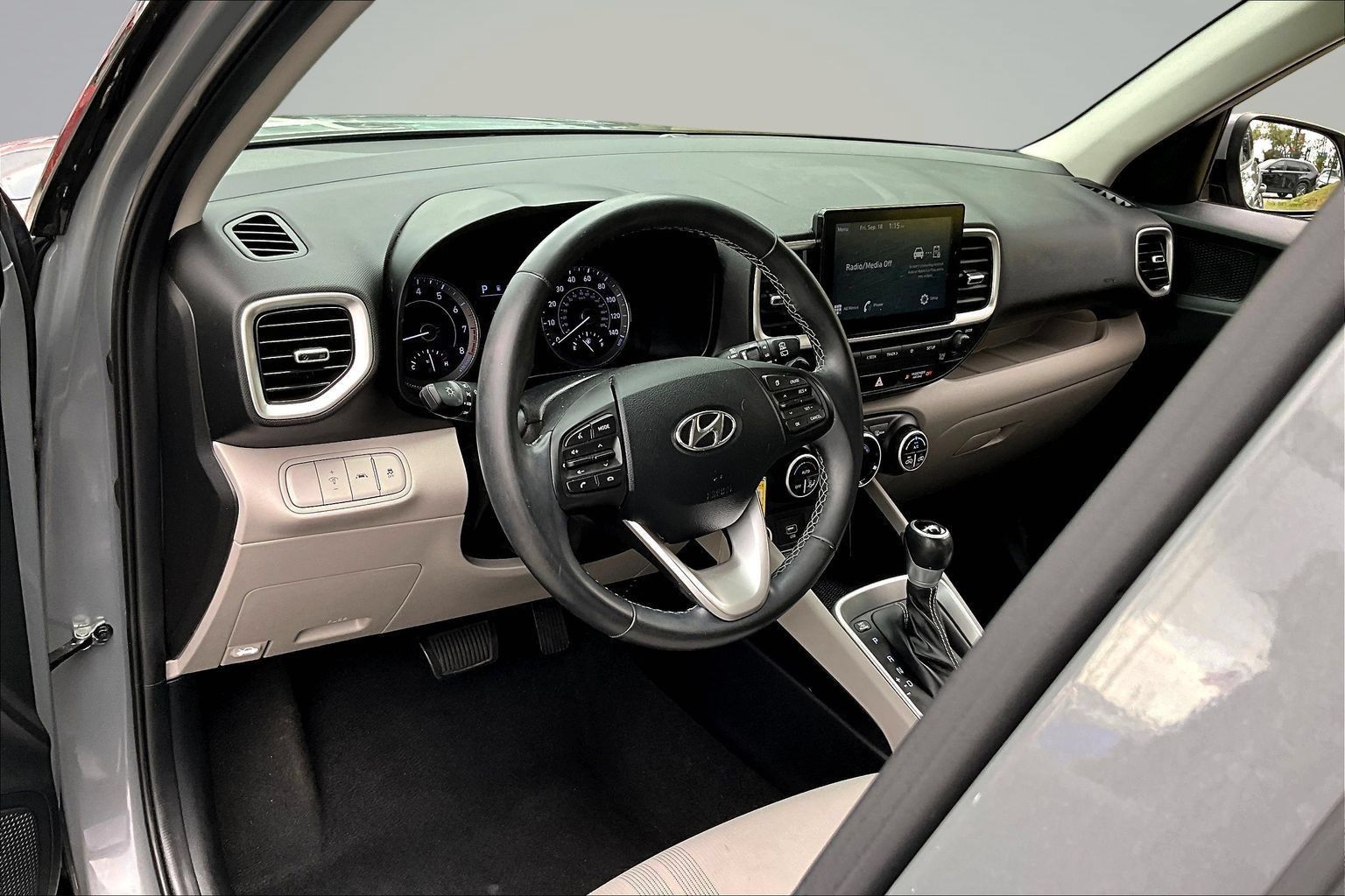 Used 2021 Hyundai Venue SEL w/ Cargo Package FWD image 14