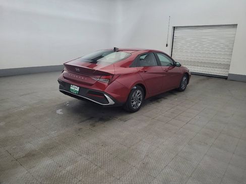 Used 2024 Hyundai Elantra SEL FWD image 9