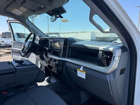 New 2026 Ford F250 XL w/ XL Chrome Package RWD image 16