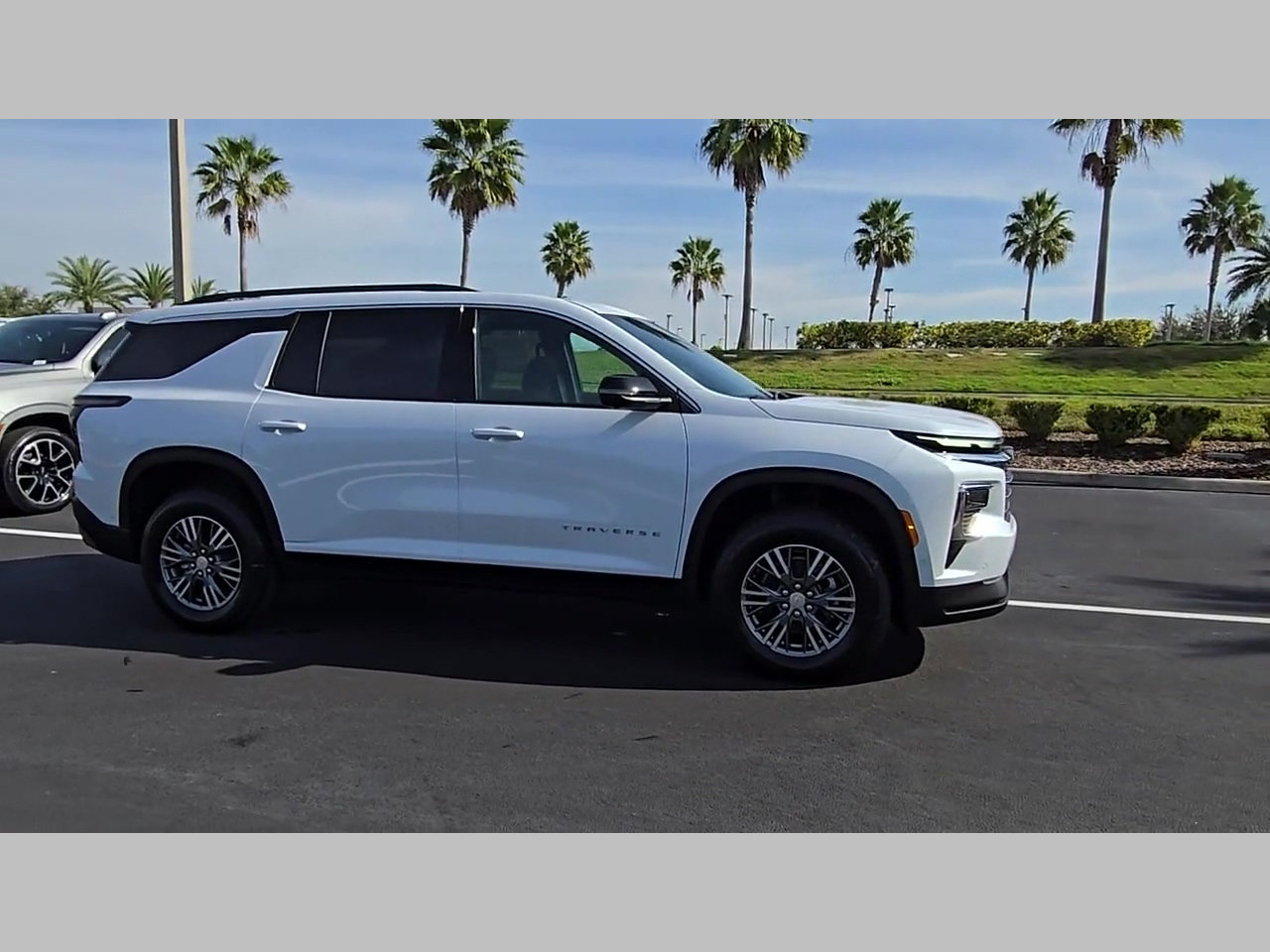 New 2026 Chevrolet Traverse LT w/ Enhanced Driving Package FWD image 24