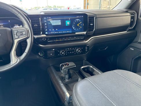 Used 2024 Chevrolet Silverado 1500 RST AWD/4WD image 26