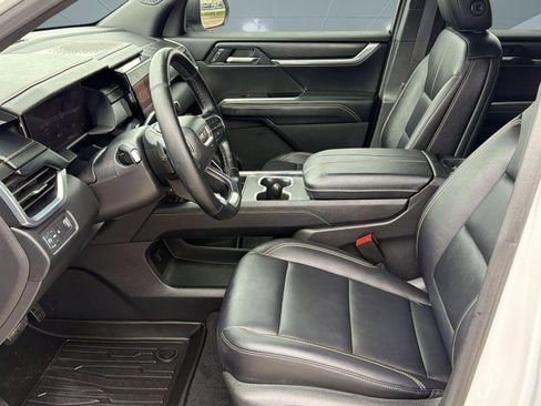Used 2025 GMC Acadia Elevation w/ Elevation Premium Package FWD image 5