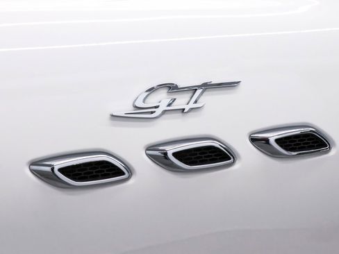 Used 2023 Maserati Levante GT image 47