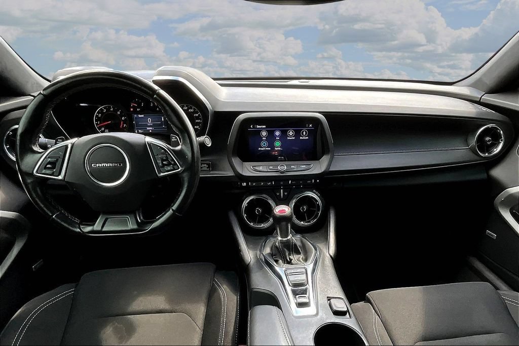 Used 2022 Chevrolet Camaro LT w/ Technology Package RWD image 7