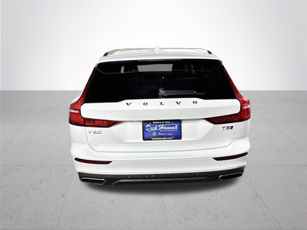 Used 2020 Volvo V60 T5 Cross Country AWD/4WD image 7