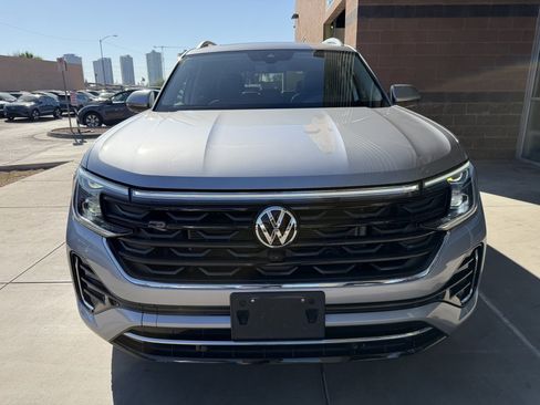 Used 2024 Volkswagen Atlas SEL Premium R-Line image 10