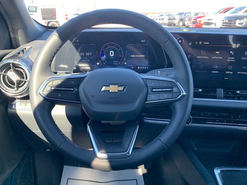 New 2026 Chevrolet Equinox LT FWD image 17