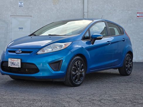 Used 2013 Ford Fiesta SE image 9