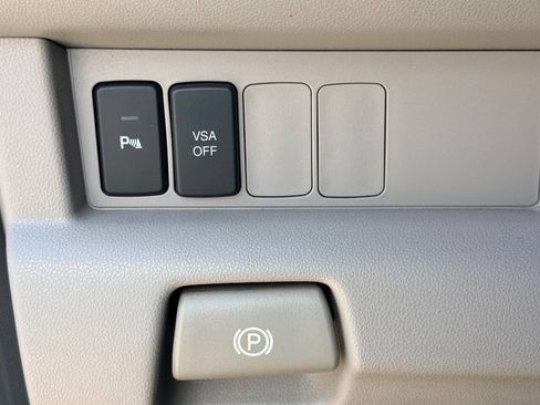 Used 2011 Honda Pilot Touring image 17