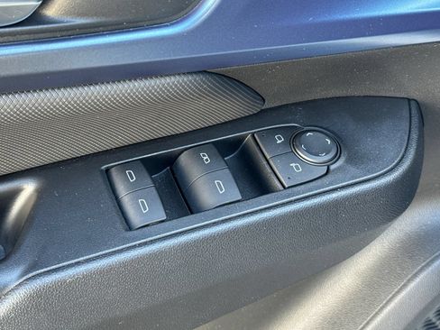 Used 2024 Chevrolet Equinox EV LT FWD image 11