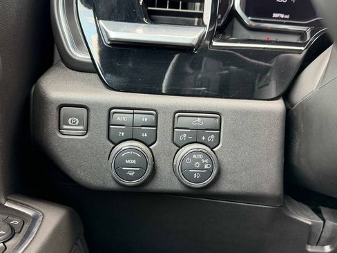 Used 2024 Chevrolet Silverado 1500 RST AWD/4WD image 36