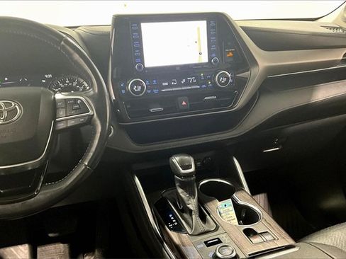 Used 2020 Toyota Highlander Limited image 9