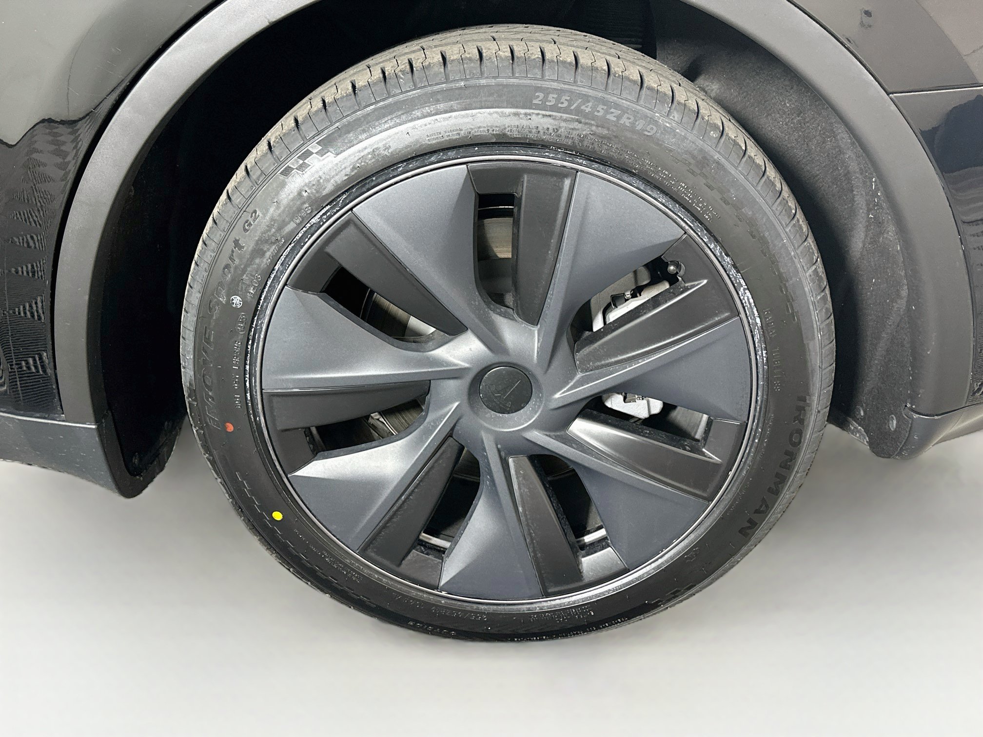 Used 2024 Tesla Model Y Long Range AWD/4WD image 11