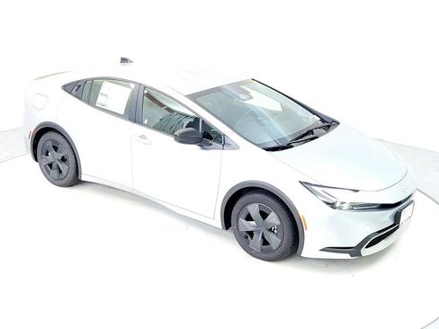 New 2026 Toyota Prius Plug-In Hybrid image 15