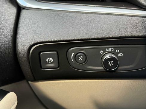 Used 2020 Buick Enclave Essence w/ Trailering Package, 5000 lbs. AWD/4WD image 15