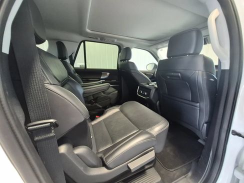 Used 2025 Ford Expedition Max Platinum AWD/4WD image 24
