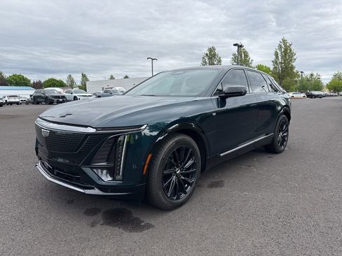 Used 2024 Cadillac Lyriq Sport AWD/4WD image 3
