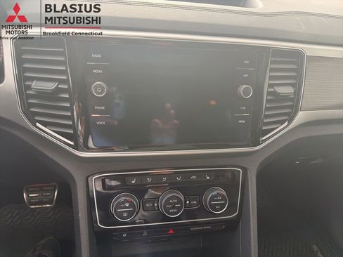 Used 2019 Volkswagen Atlas SEL R-Line AWD/4WD image 32