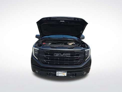 Certified 2022 GMC Sierra 1500 Elevation w/ LPO, Elevation Black Package AWD/4WD image 11