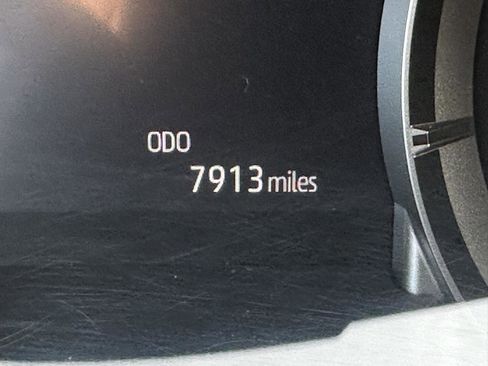 Used 2023 Toyota Highlander L image 14