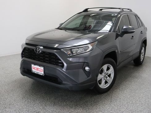 Used 2021 Toyota RAV4 XLE FWD image 2