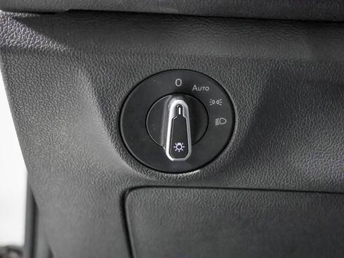 Used 2023 Volkswagen Jetta SE FWD image 22