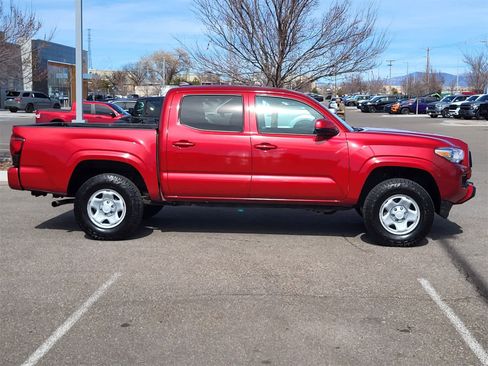 Used 2022 Toyota Tacoma SR image 4