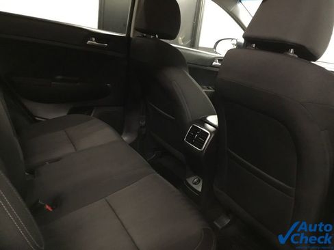 Used 2020 Kia Sportage LX image 32