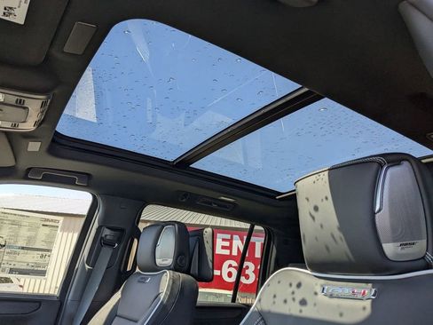 Certified 2025 GMC Yukon XL AT4 Ultimate w/ LPO, Floor Liner Package AWD/4WD image 9