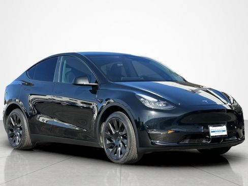 Used 2023 Tesla Model Y Long Range AWD/4WD image 7