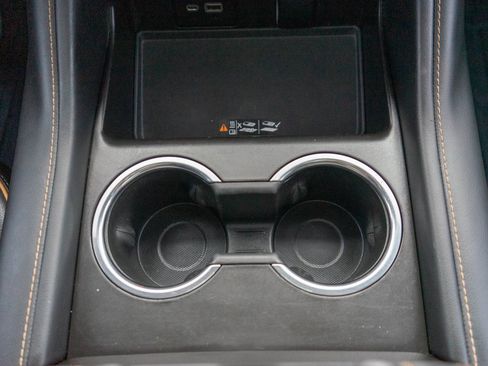 Used 2022 GMC Yukon AT4 w/ Technology Package image 30