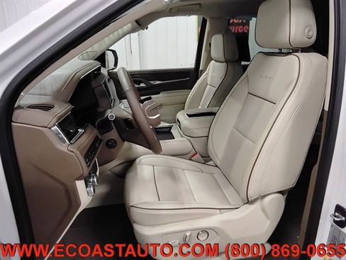 Used 2023 GMC Yukon XL Denali image 10