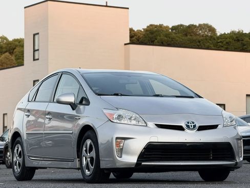 Used 2013 Toyota Prius Two FWD image 3