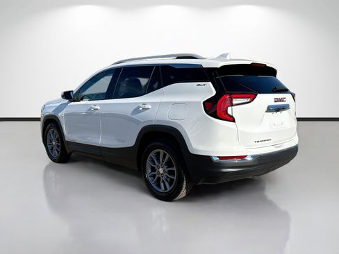 Used 2024 GMC Terrain SLT image 5